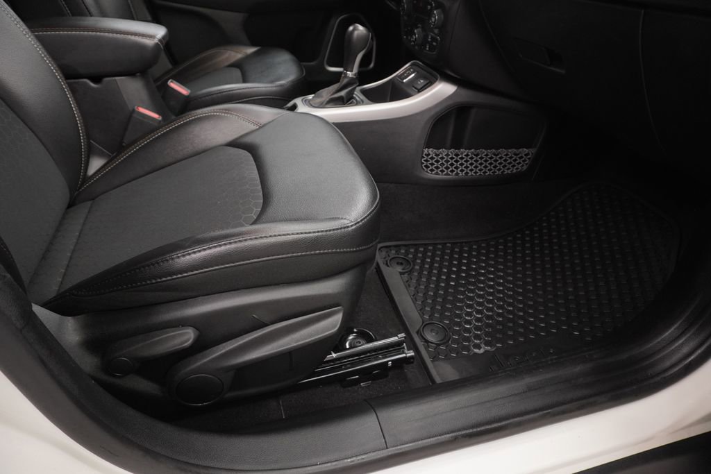 Used 2019 Jeep Compass Latitude image 46