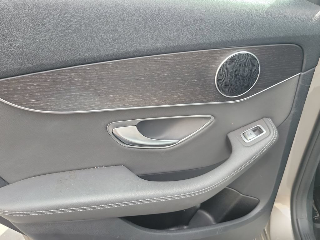 Used 2019 Mercedes-Benz C 300 Sedan image 15
