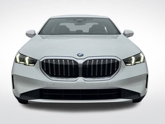 New 2026 BMW 530i xDrive w/ Premium Package image 3
