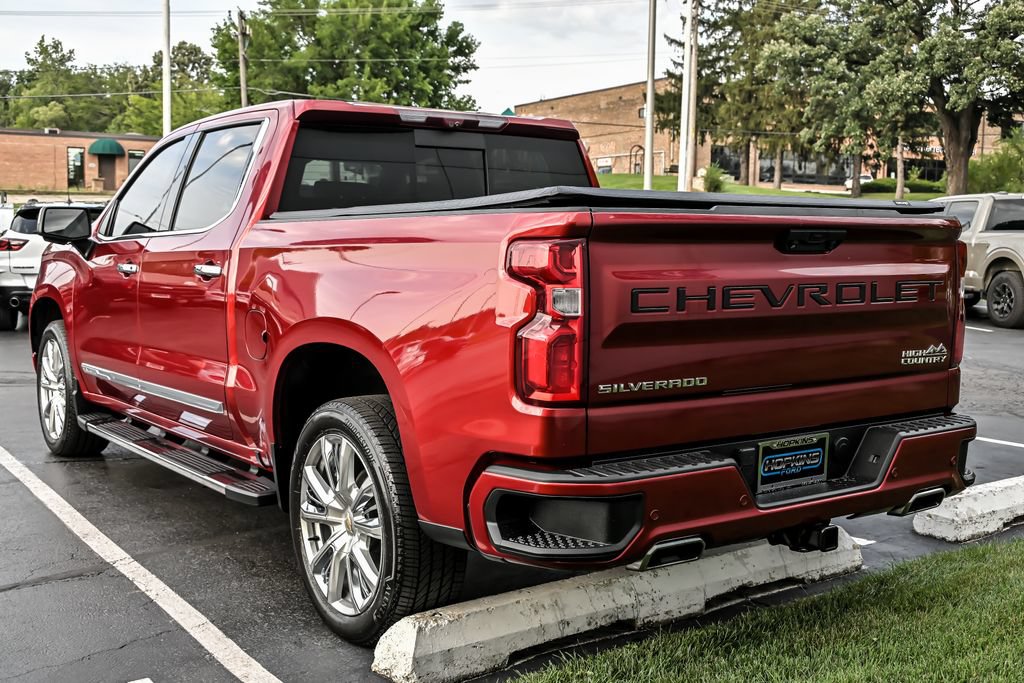Used 2023 Chevrolet Silverado 1500 High Country w/ High Country Premium Package AWD/4WD image 6