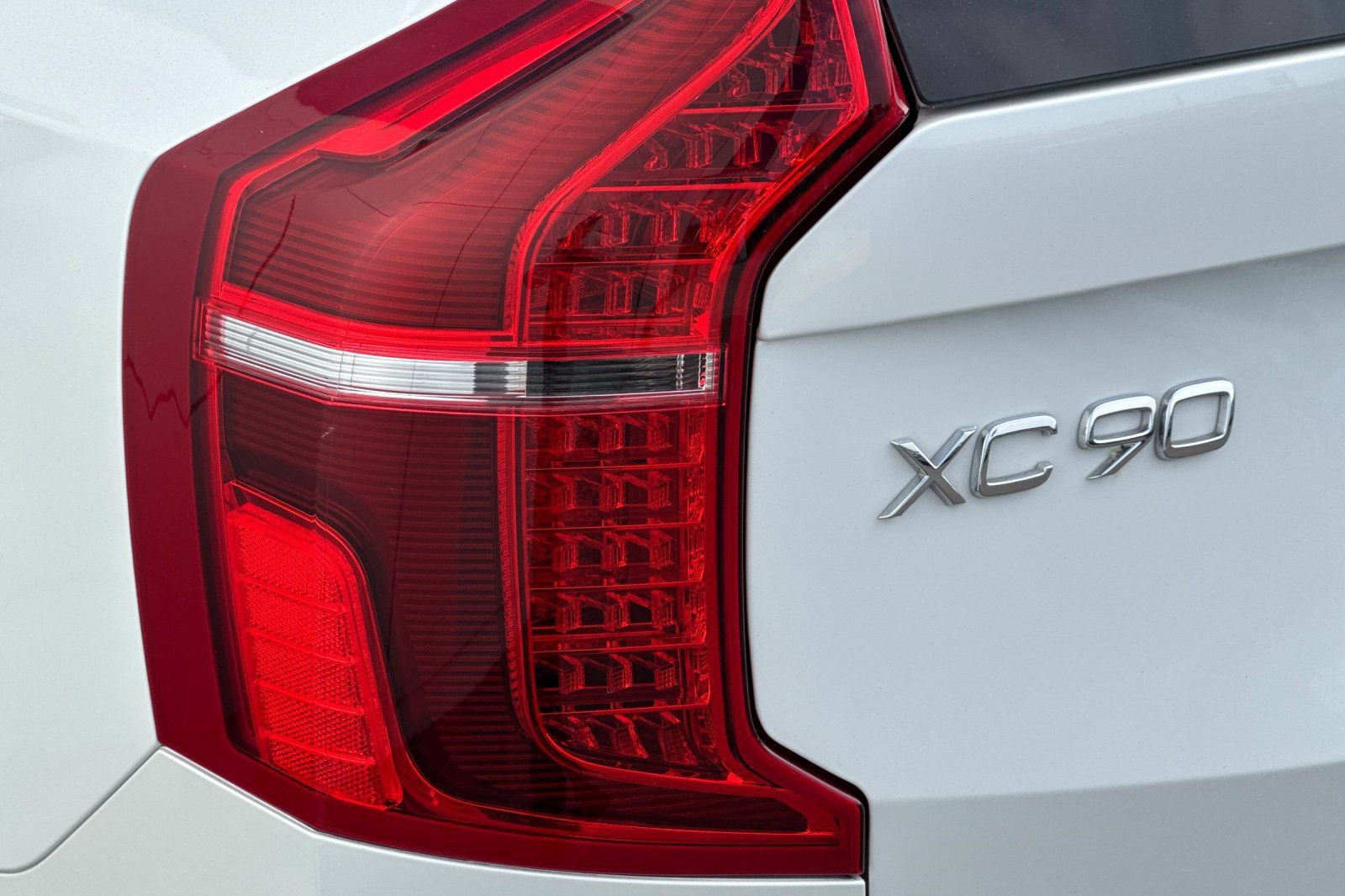 Used 2024 Volvo XC90 T8 Plus w/ Protection Package AWD/4WD image 35