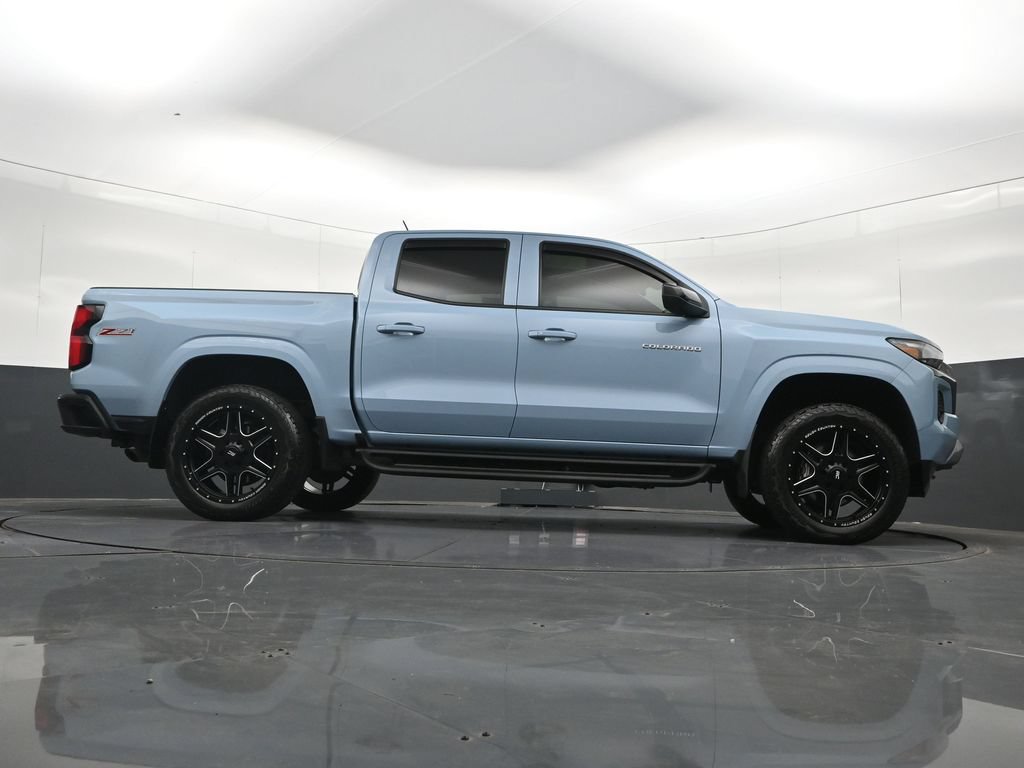 Used 2025 Chevrolet Colorado Z71 w/ Technology Package AWD/4WD image 37