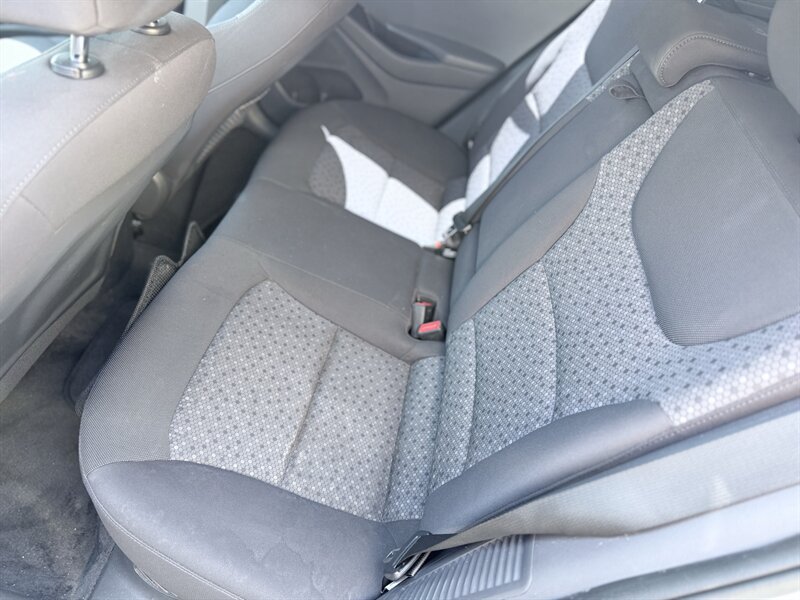Used 2019 Hyundai Ioniq Plug-In Hybrid FWD image 24