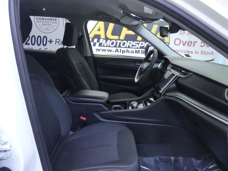Used 2023 Jeep Grand Cherokee L Laredo w/ Luxury Tech Group I AWD/4WD image 6