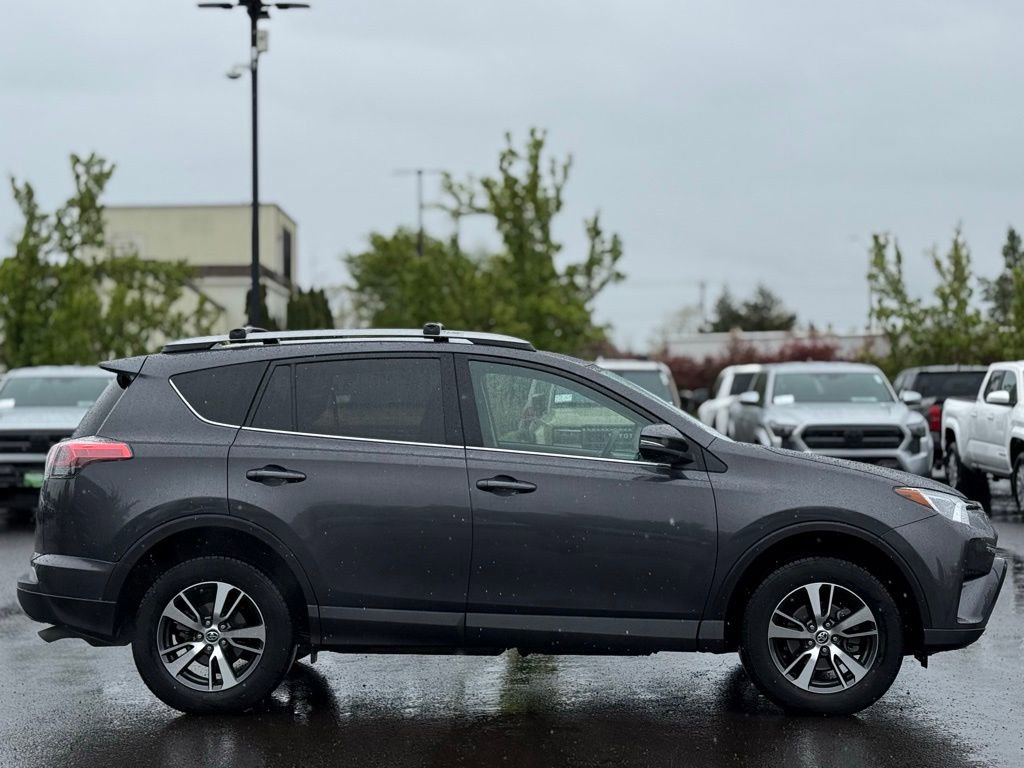 Used 2018 Toyota RAV4 XLE image 6
