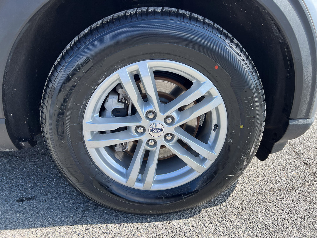 Used 2023 Ford Explorer XLT w/ Equipment Group 202A image 12