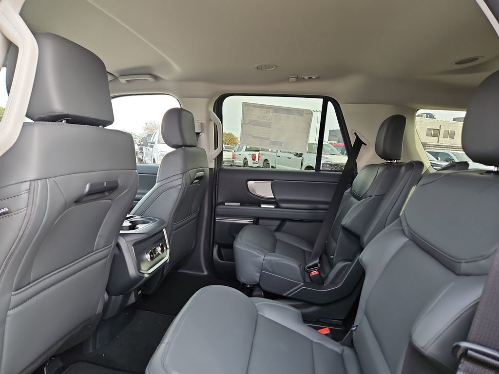 New 2026 Ford Expedition Active image 19