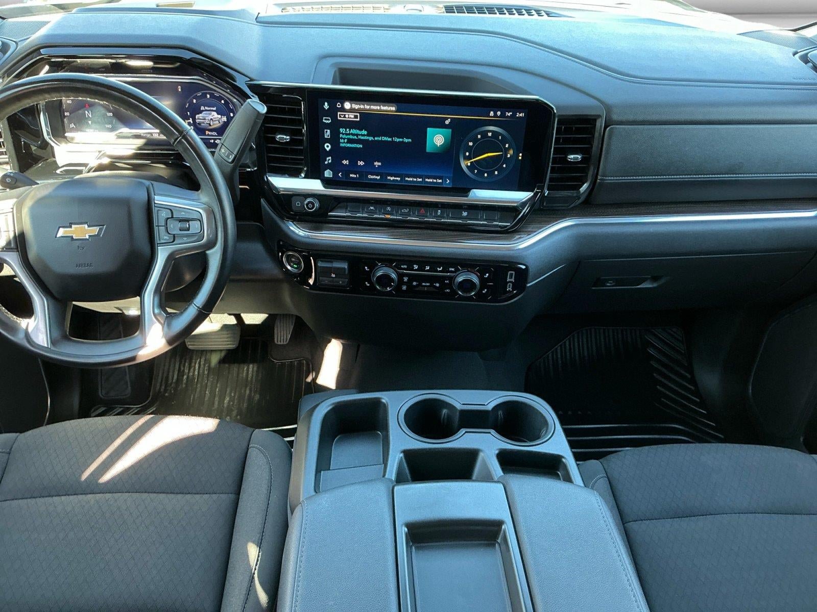 Used 2025 Chevrolet Silverado 1500 LT AWD/4WD image 11