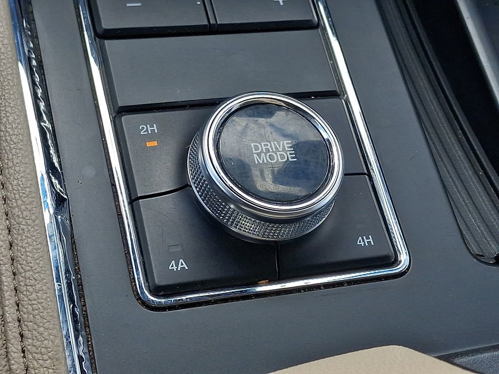 Used 2023 Ford Expedition Max XLT image 25