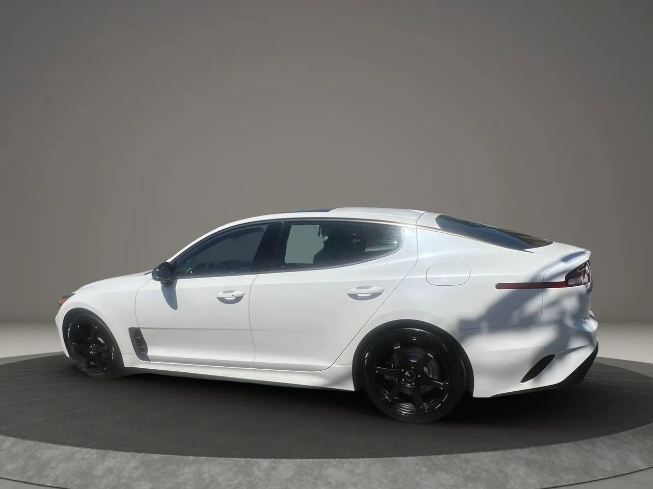 Used 2022 Kia Stinger GT-Line w/ Sun & Sound Package AWD/4WD image 8
