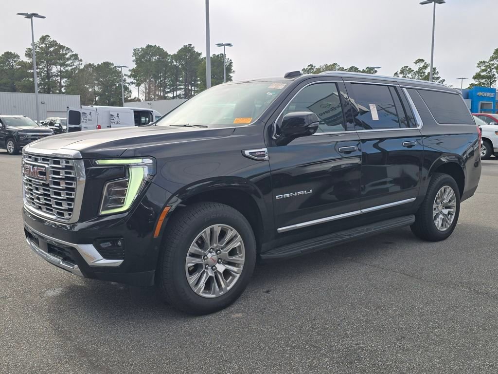 Used 2025 GMC Yukon XL Denali image 7