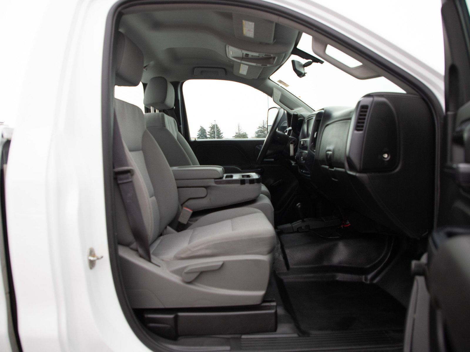 Used 2017 Chevrolet Silverado 3500 W/T w/ Snow Plow Prep Package image 11