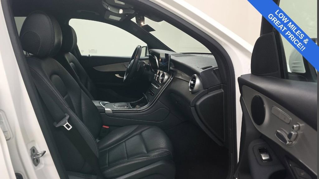 Used 2022 Mercedes-Benz GLC 300 image 5