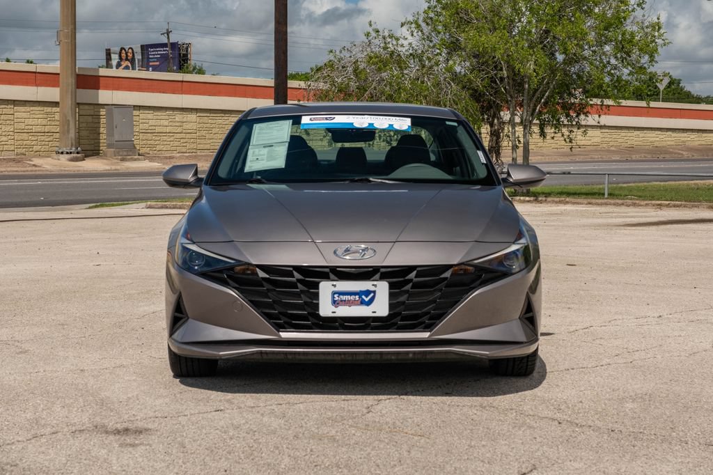 Used 2023 Hyundai Elantra SEL w/ Cargo Package FWD image 3