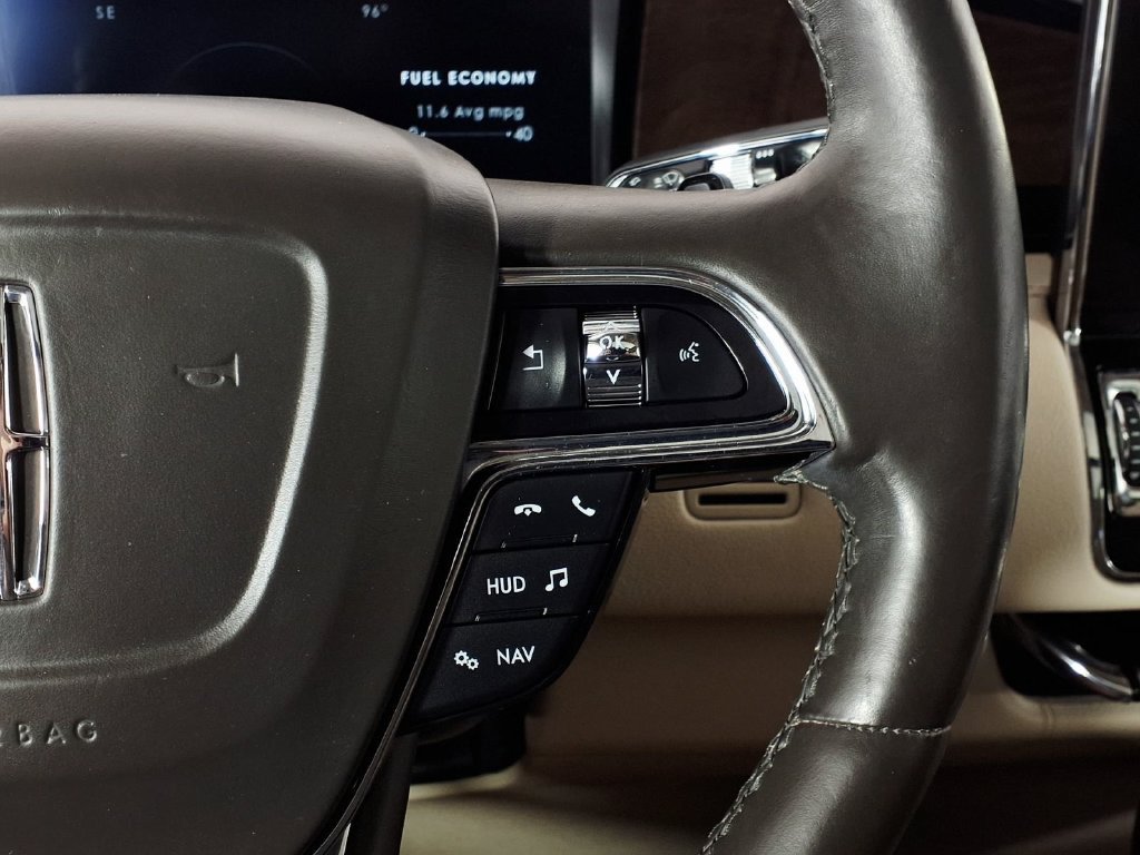 Used 2021 Lincoln Navigator Reserve w/ Luxury Package RWD image 22