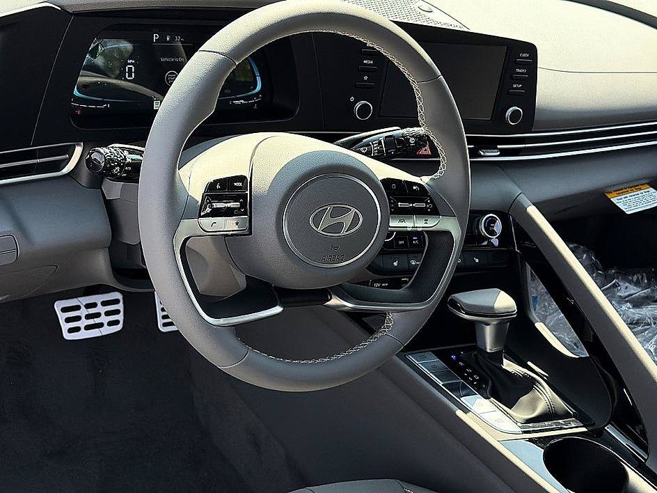 New 2026 Hyundai Elantra SEL Sport FWD image 6
