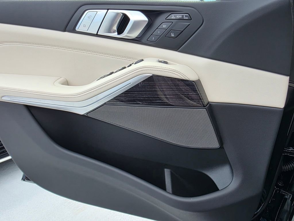New 2027 BMW X7 M60i AWD/4WD image 13