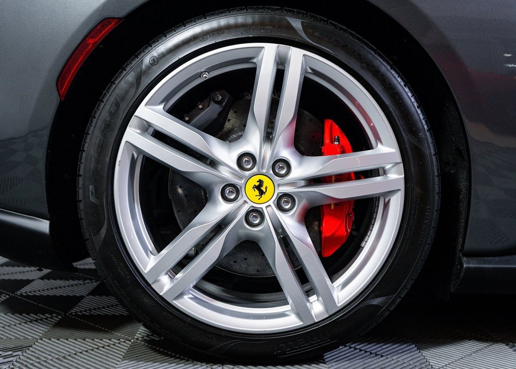 Certified 2023 Ferrari Portofino M image 11