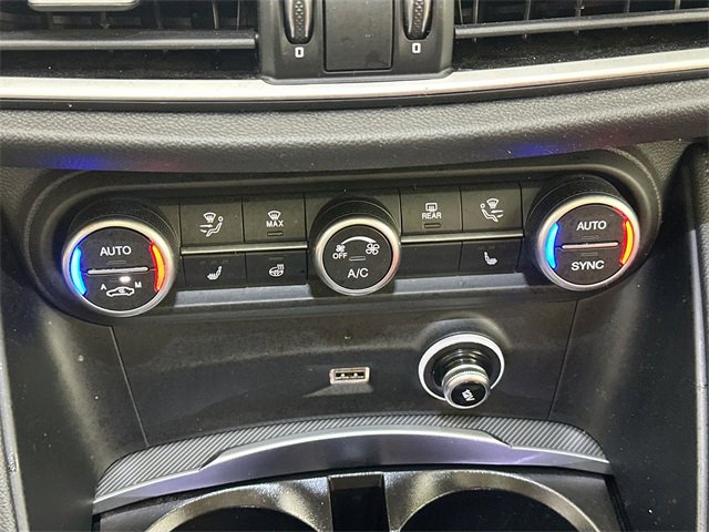 Used 2022 Alfa Romeo Stelvio Veloce image 15