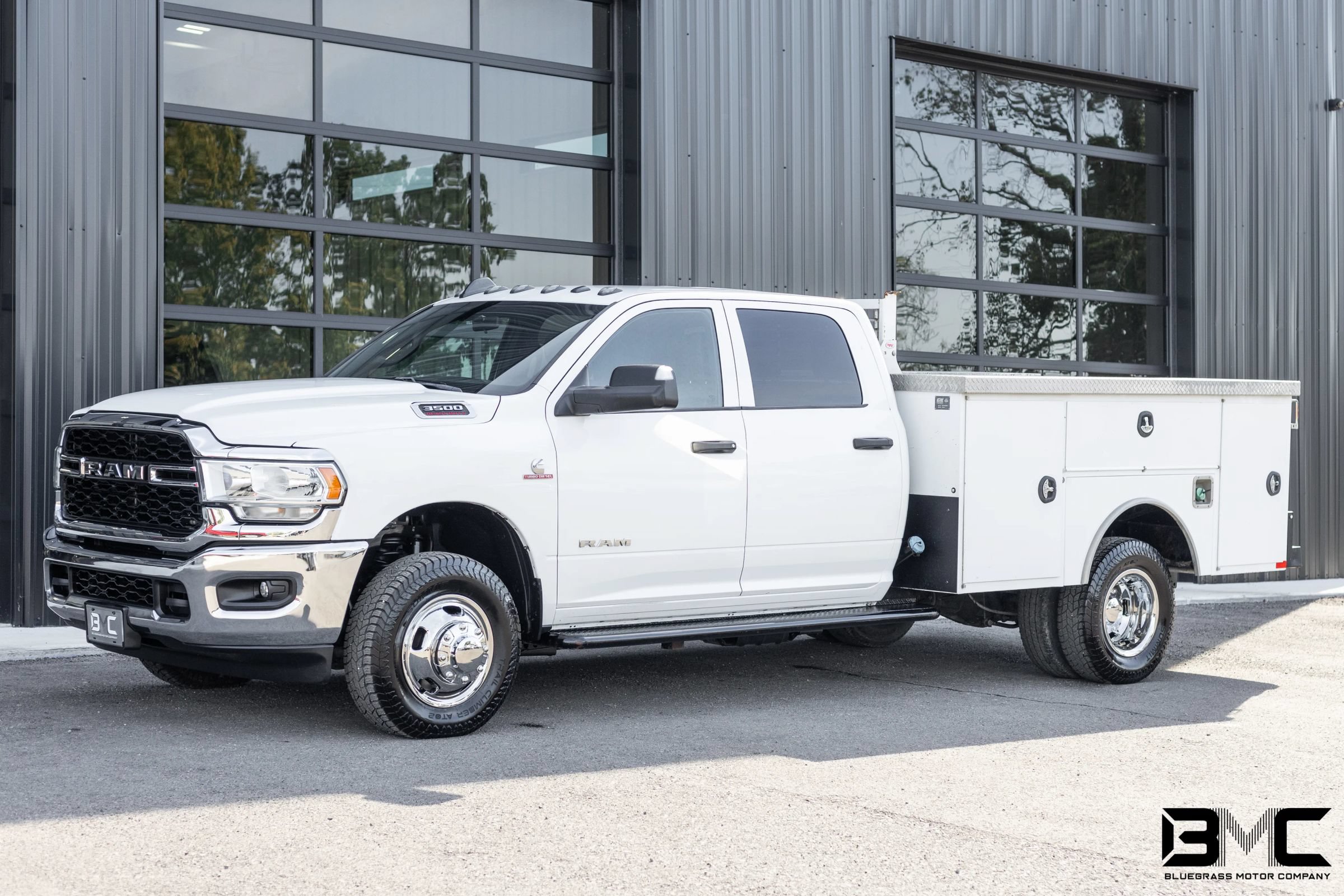 Used 2022 RAM 3500 Tradesman w/ Chrome Appearance Group AWD/4WD image 2