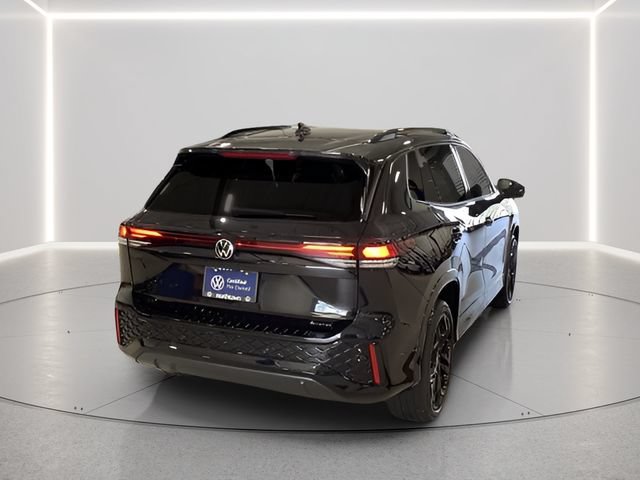 Certified 2025 Volkswagen Tiguan SE R-Line AWD/4WD image 26