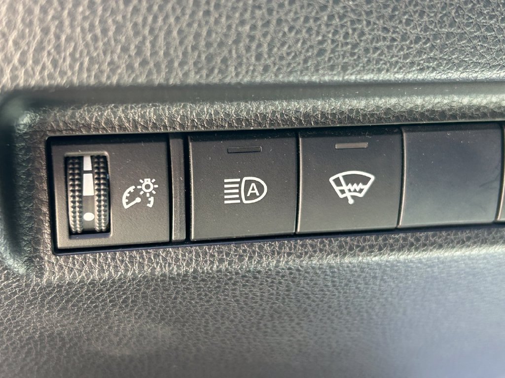 Used 2019 Toyota RAV4 XSE w/ XSE Weather Package AWD/4WD image 27
