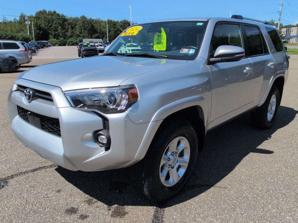 Used 2024 Toyota 4Runner SR5 Premium w/ Moonroof Package AWD/4WD image 2