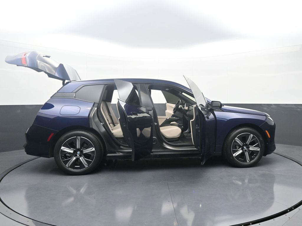 Used 2026 BMW iX xDrive45 w/ Premium Package image 43