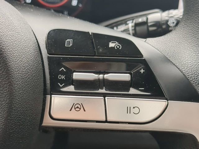 Used 2024 Hyundai Elantra SEL FWD image 23