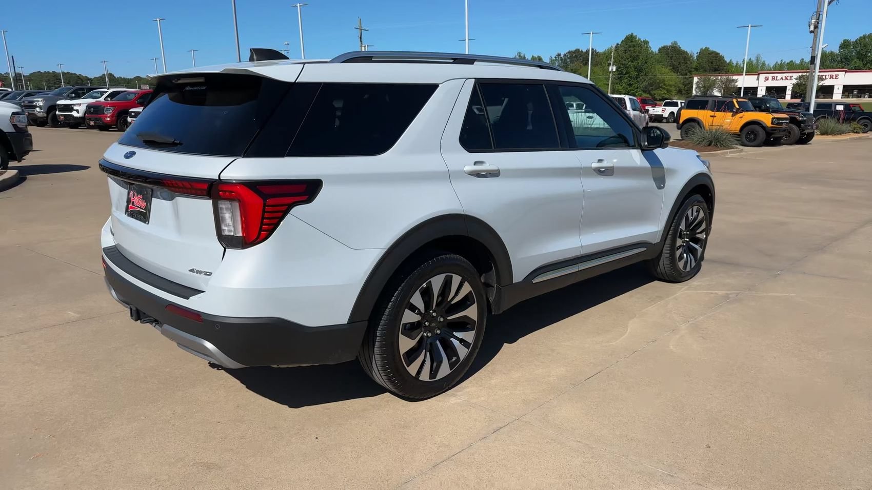 Used 2025 Ford Explorer Platinum w/ LUX Leather Package AWD/4WD image 9