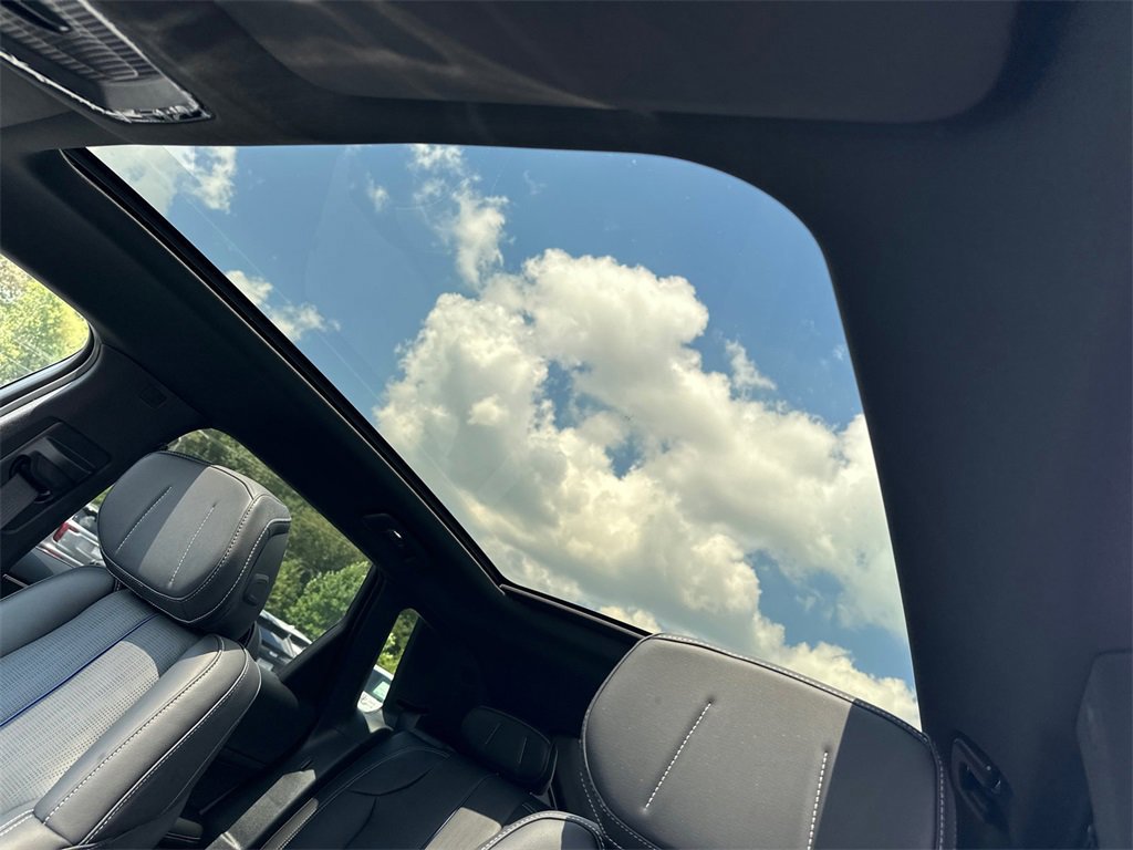 New 2025 Cadillac Lyriq Luxury image 29