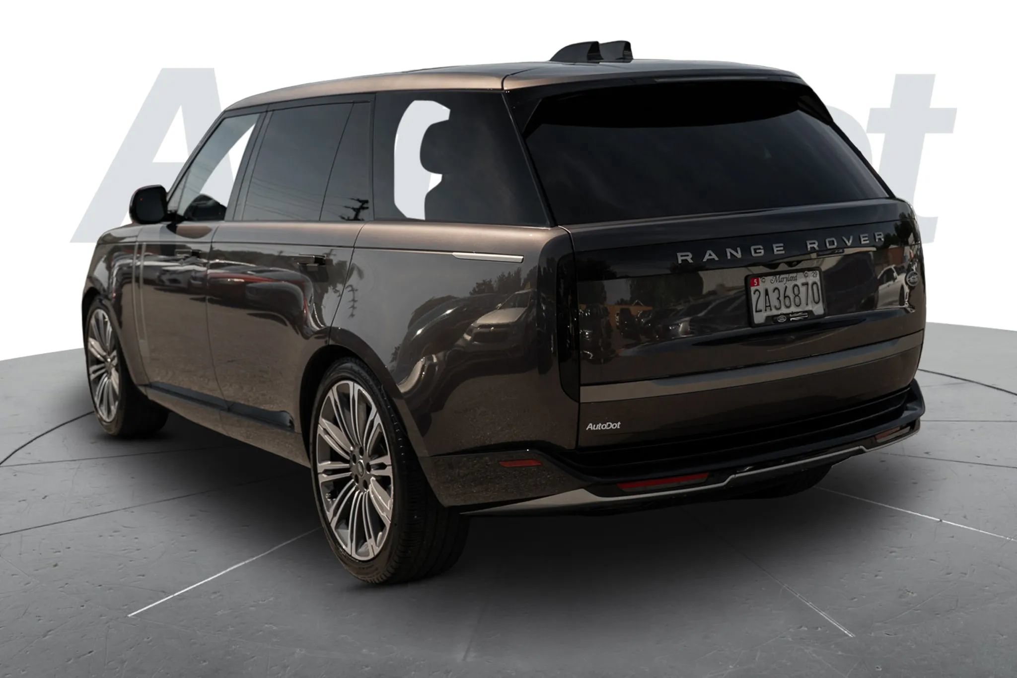 Used 2023 Land Rover Range Rover Long Wheelbase SE AWD/4WD image 2