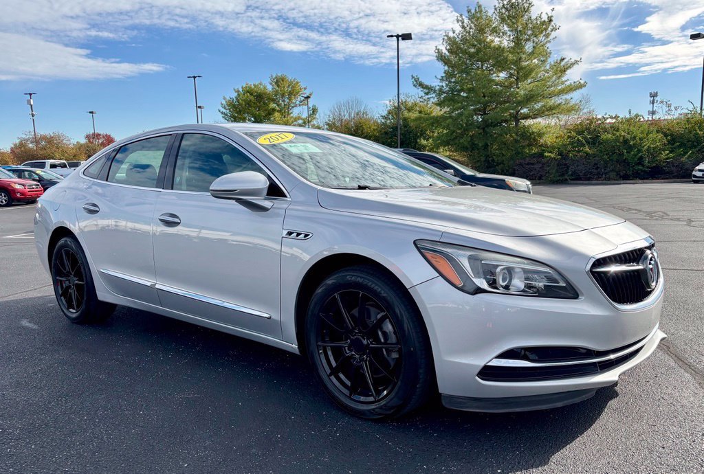 Used 2017 Buick LaCrosse Essence FWD image 9