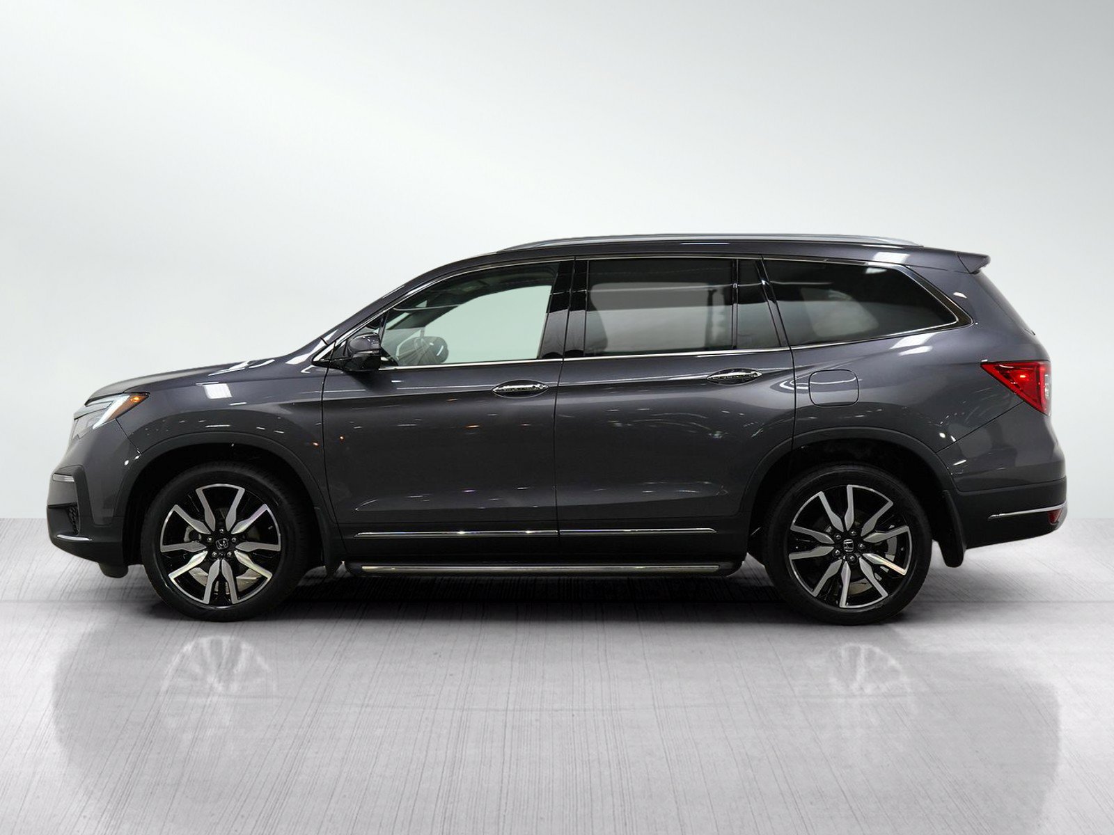 Used 2019 Honda Pilot Touring image 2