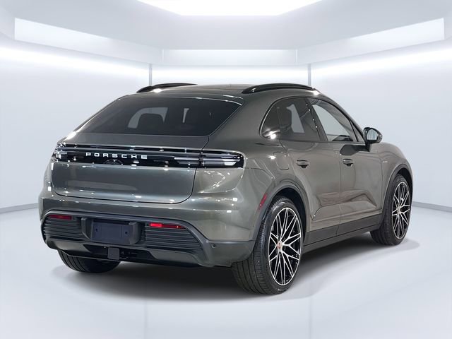 New 2026 Porsche Macan 4 Electric image 9