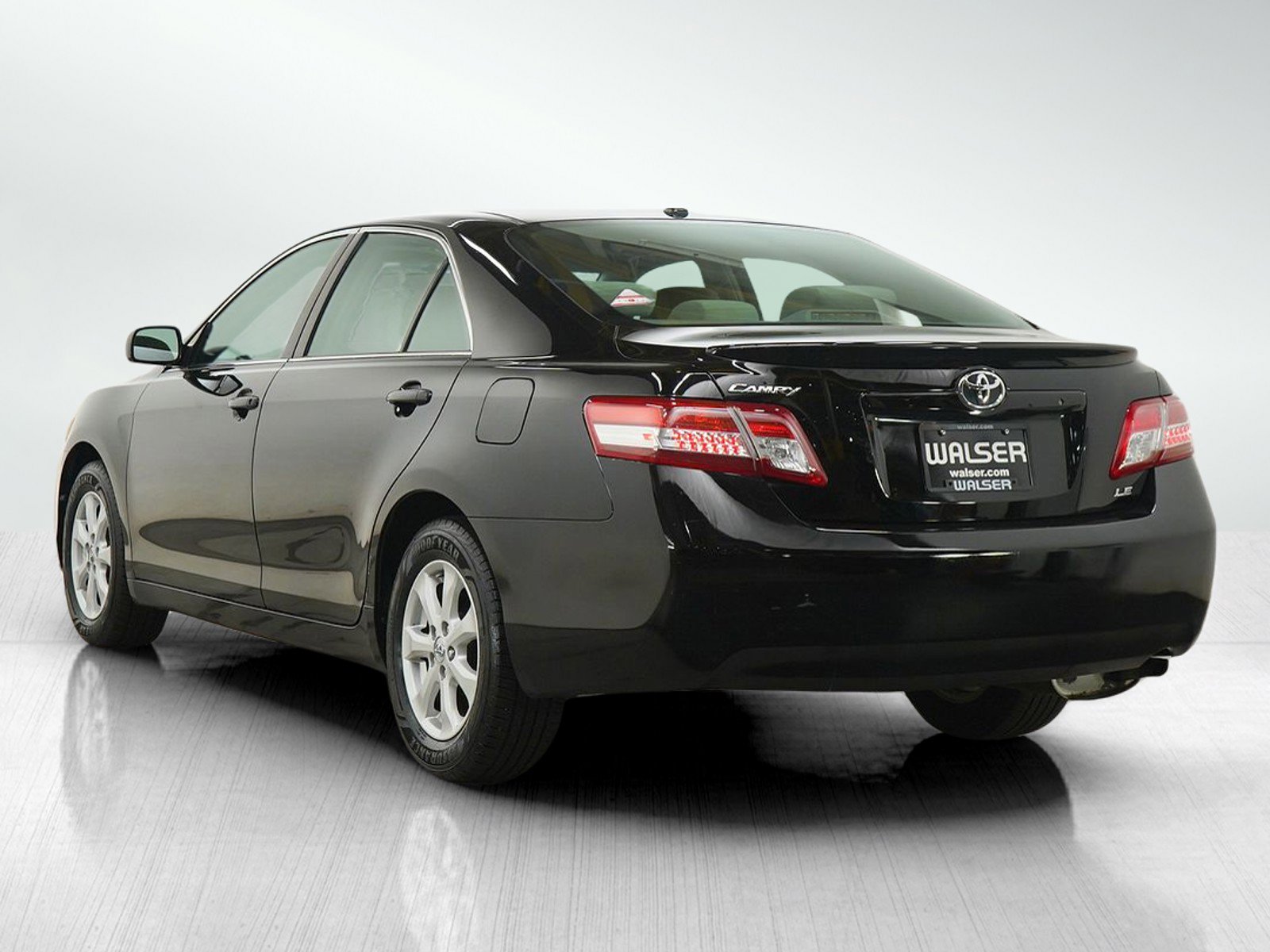 Used 2011 Toyota Camry LE w/ LE Extra-Value Pkg FWD image 3