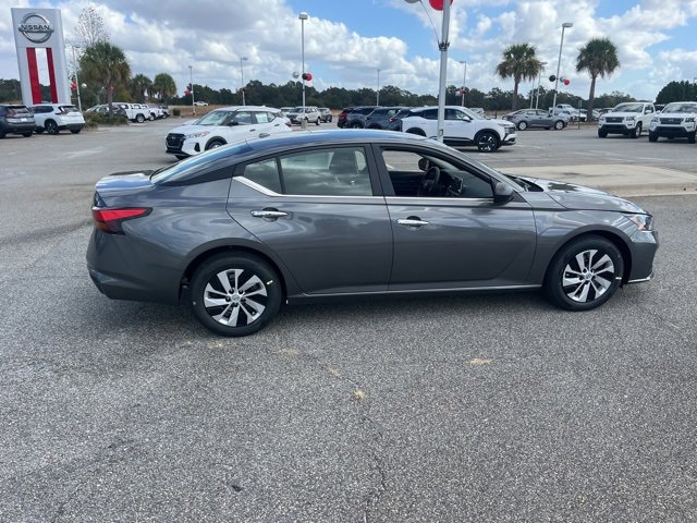 Used 2025 Nissan Altima 2.5 S image 14