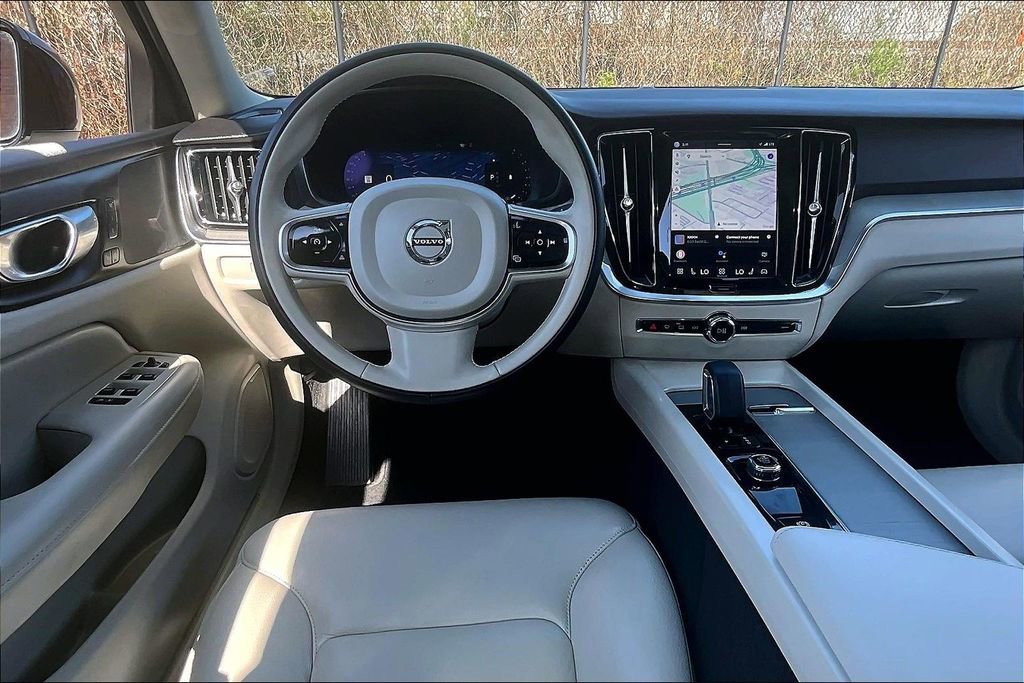 Used 2024 Volvo S60 B5 Plus image 8