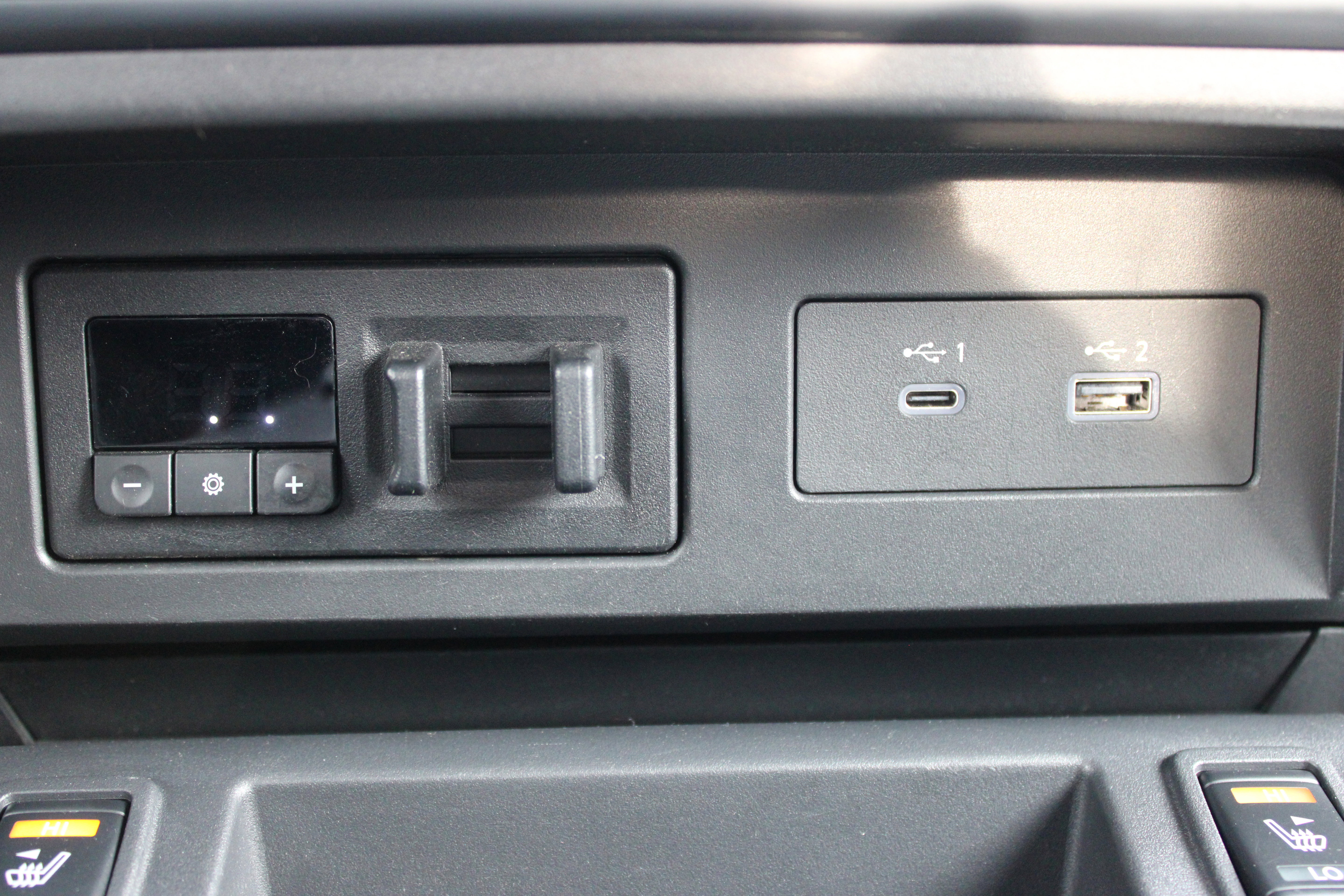 Certified 2022 Nissan Titan SV w/ SV Convenience Package image 20