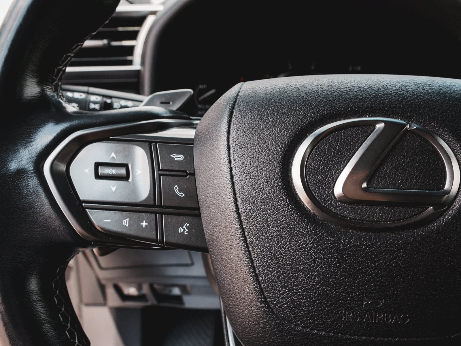 Used 2022 Lexus LX 600 4WD w/ Appearance Package image 16