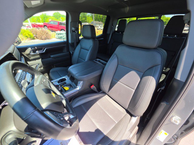 Used 2024 Chevrolet Silverado 1500 LTZ AWD/4WD image 33
