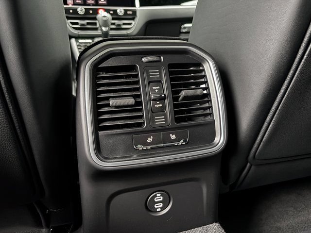 Certified 2026 Porsche Macan S AWD/4WD image 24