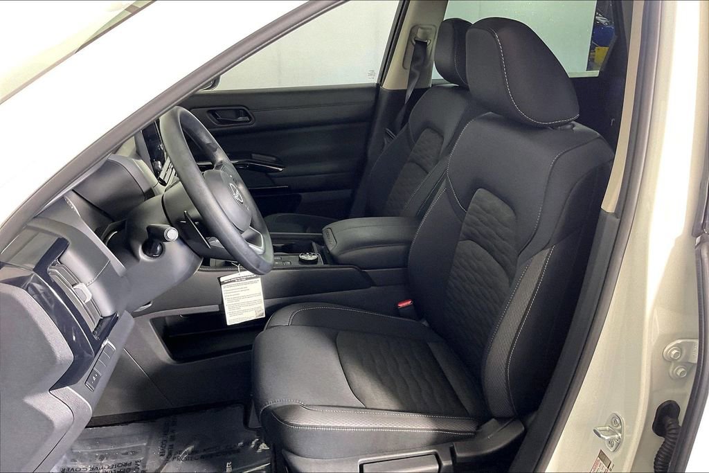 Certified 2025 Nissan Pathfinder S AWD/4WD image 33