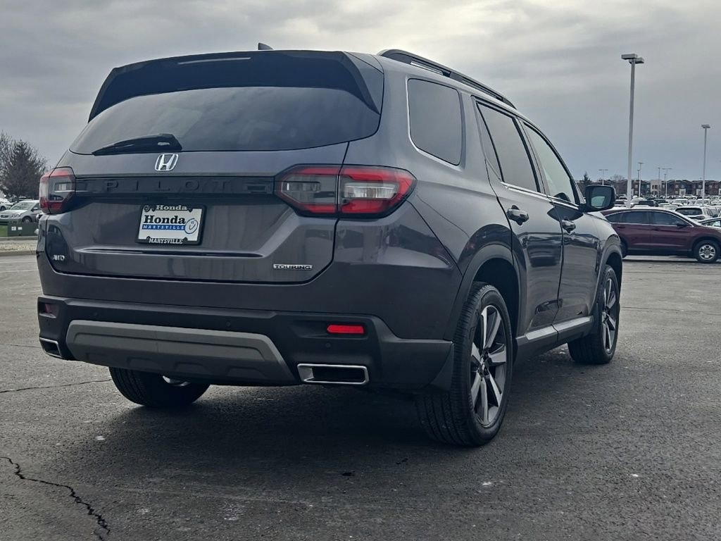 Used 2025 Honda Pilot Touring image 9
