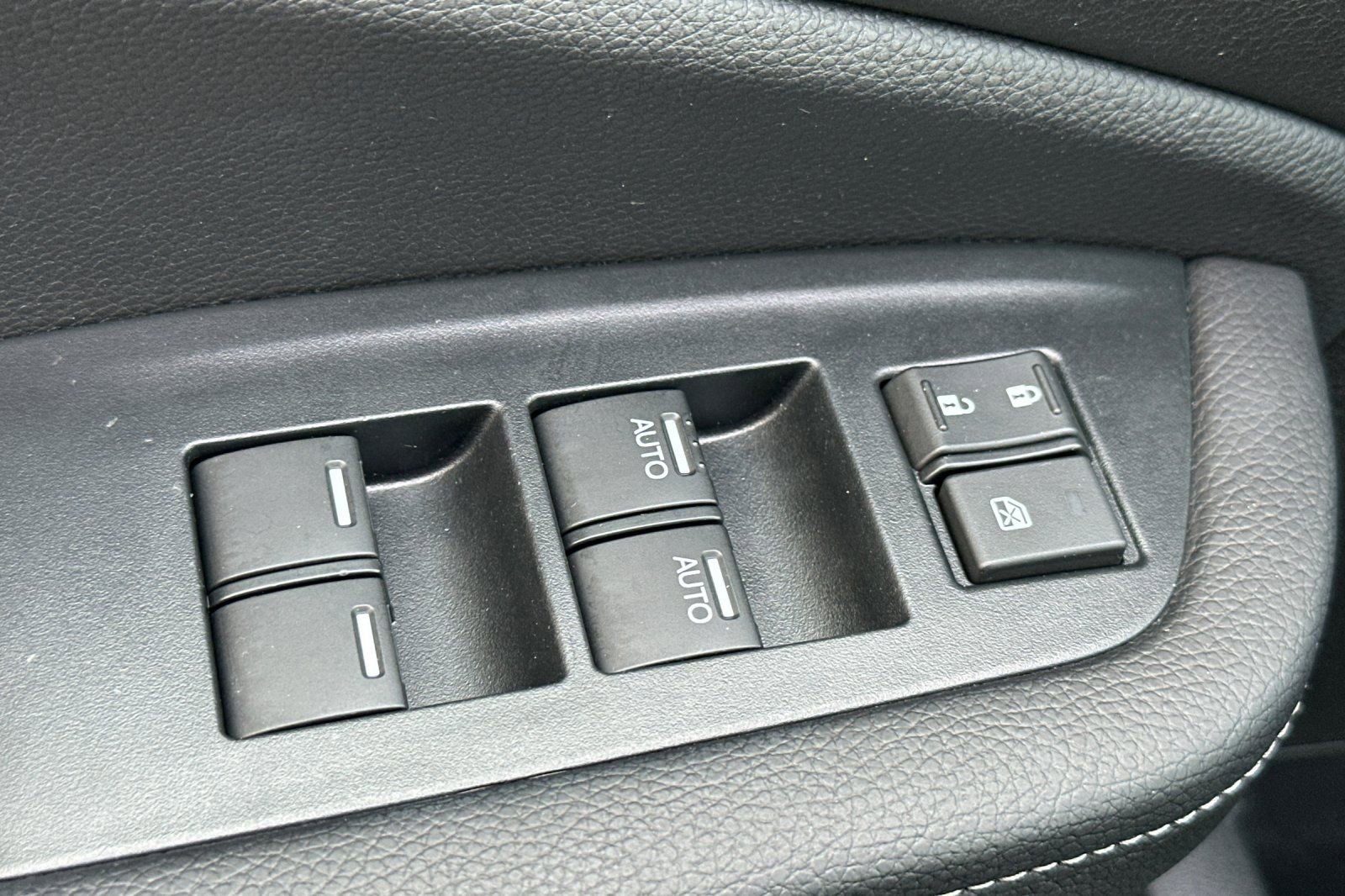 Used 2022 Honda Passport Elite image 11