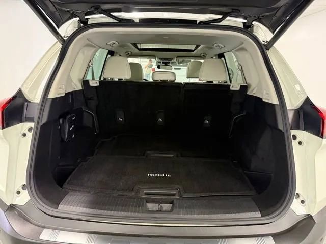 Used 2023 Nissan Rogue SL w/ SL Premium Package image 8