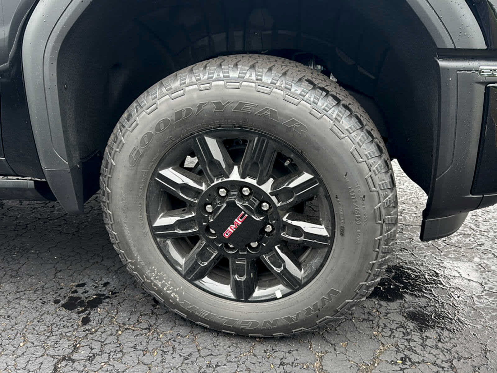 New 2026 GMC Sierra 2500 AT4 w/ AT4 Premium Plus Package AWD/4WD image 4