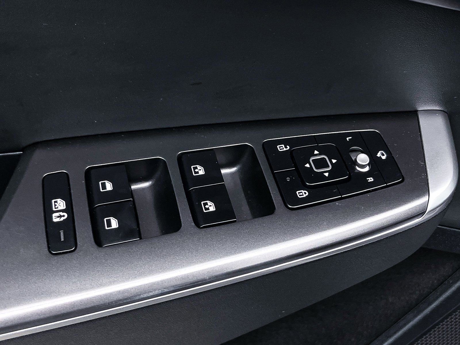 Certified 2023 Kia EV6 Light image 17