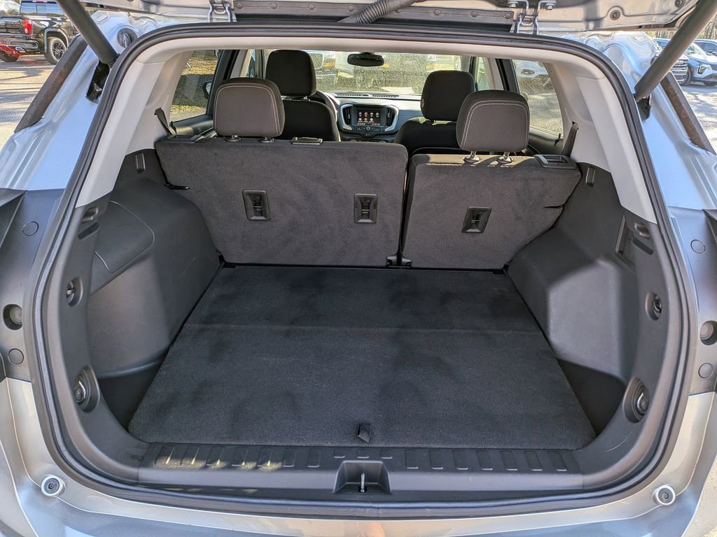 Used 2023 GMC Terrain SLE w/ Driver Convenience Package image 13