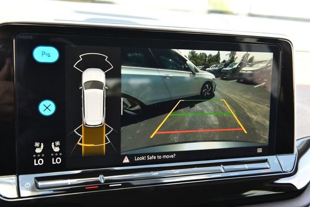 Certified 2025 Volkswagen Atlas SE FWD image 13